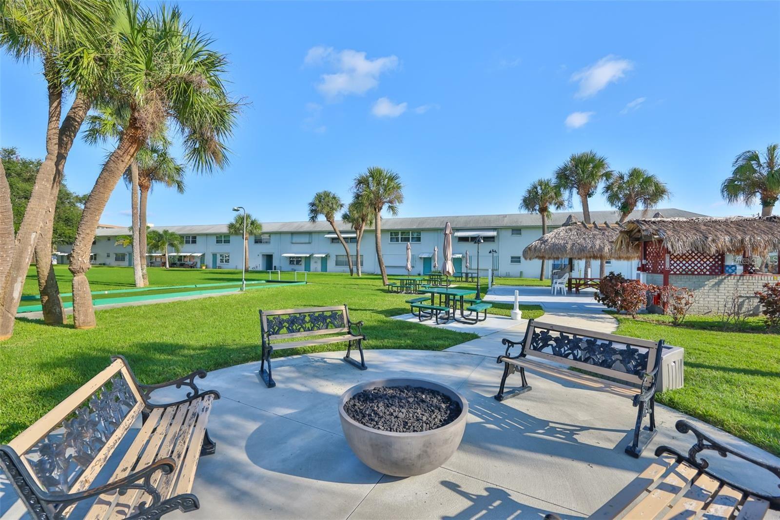 PARADISE SHORES - Residential