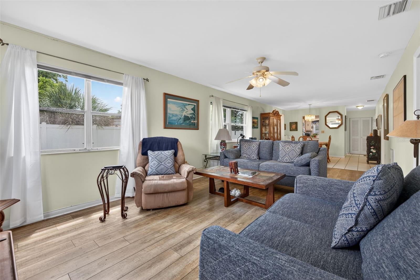 PARADISE SHORES - Residential