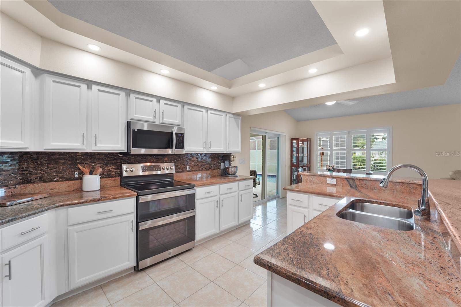 FAIRWAY OAKS - Residential