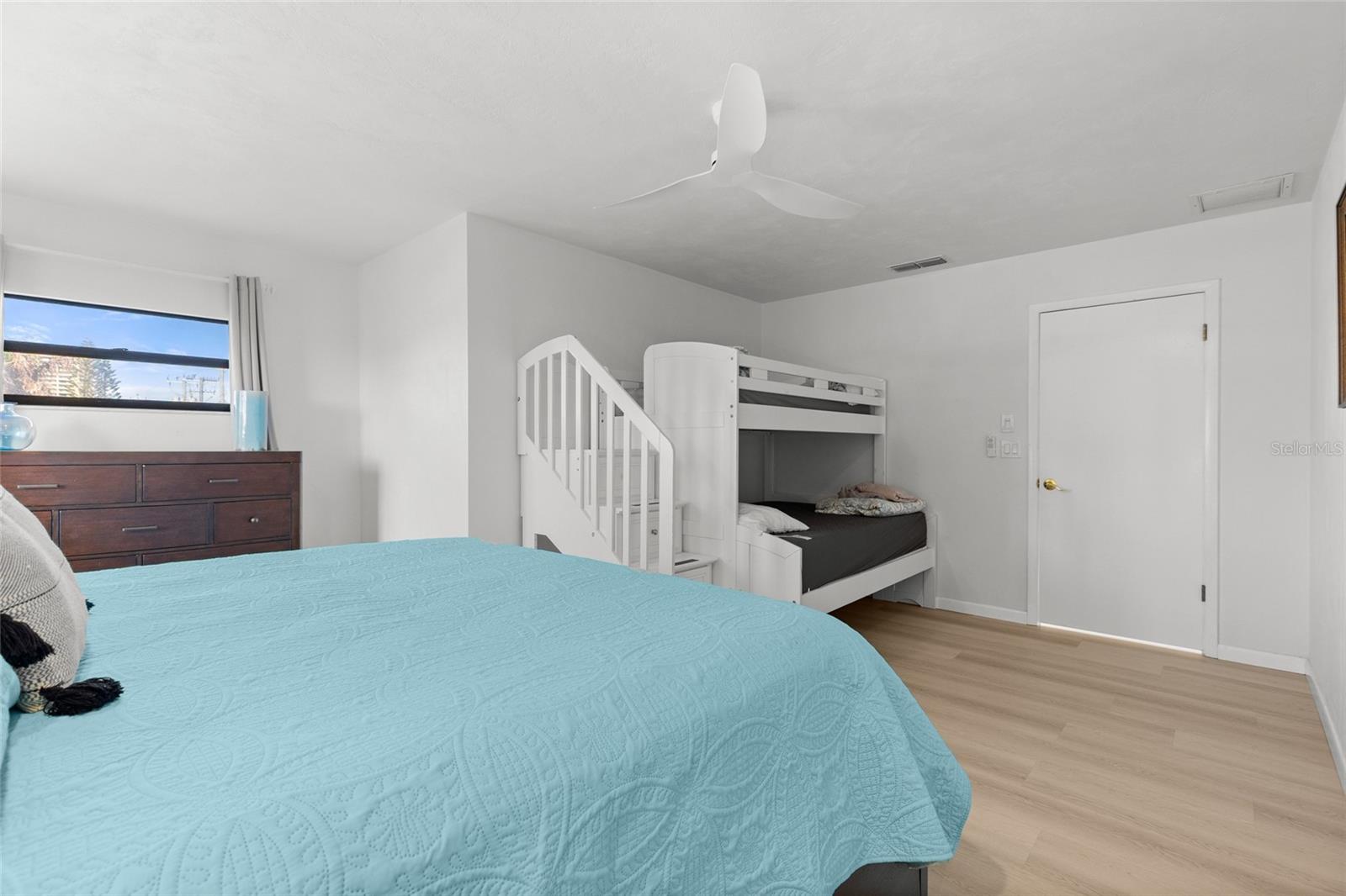 HALIFAX SHORES - Residential