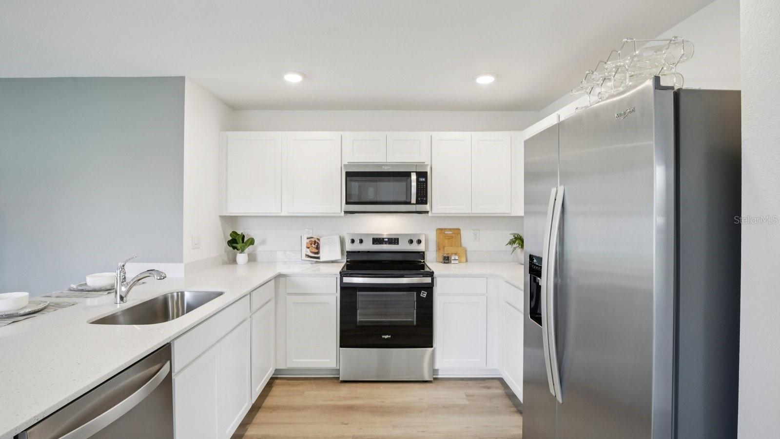 NORTHRIDGE - Residential