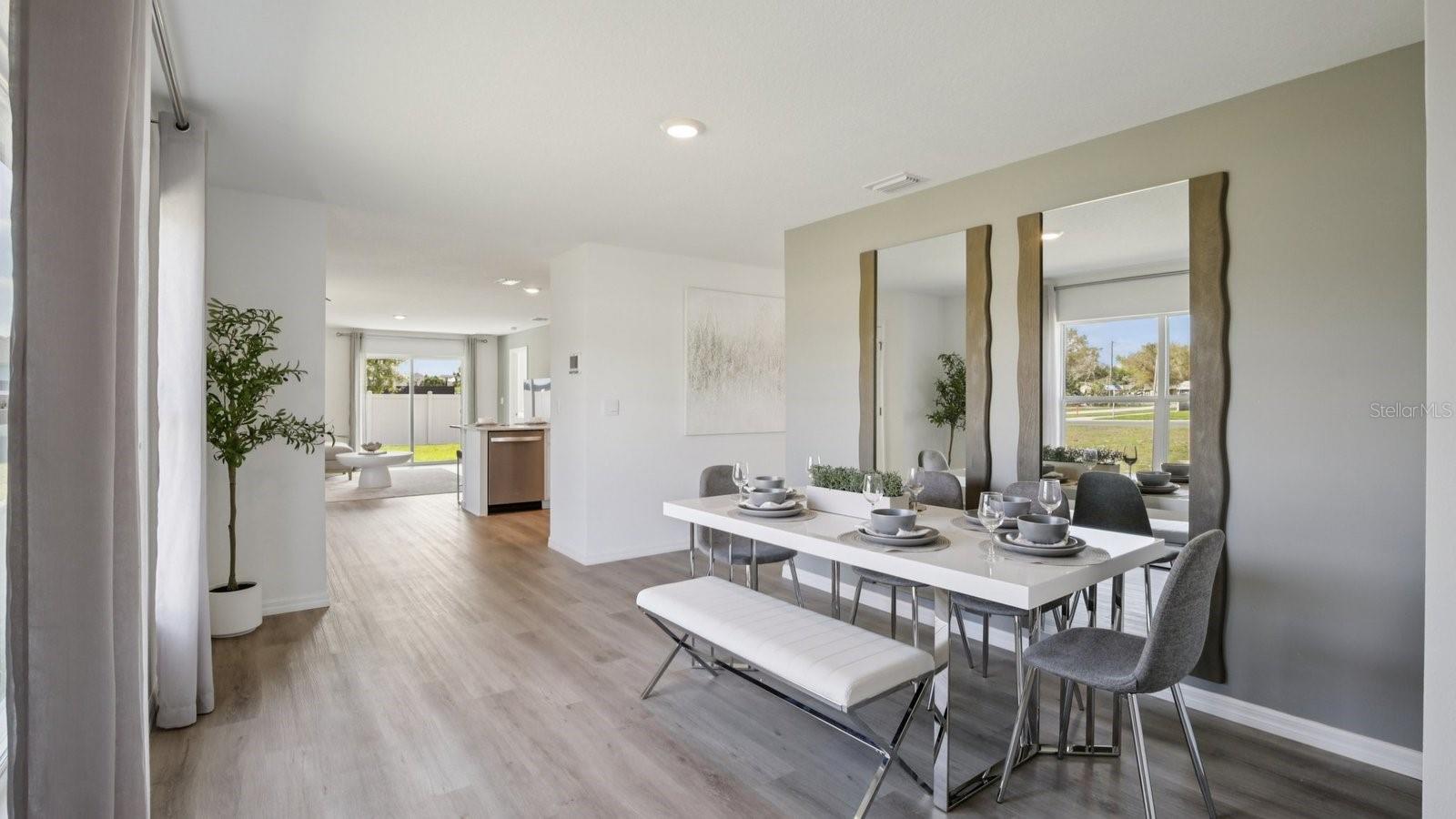 NORTHRIDGE - Residential