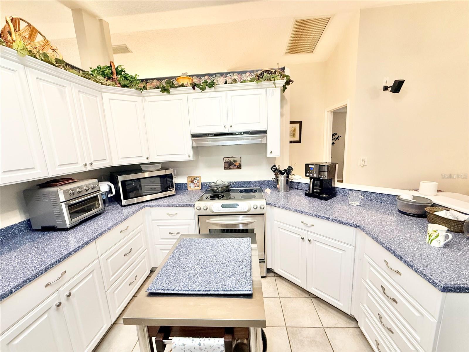 SILVER LAKE ESTATES - Residential