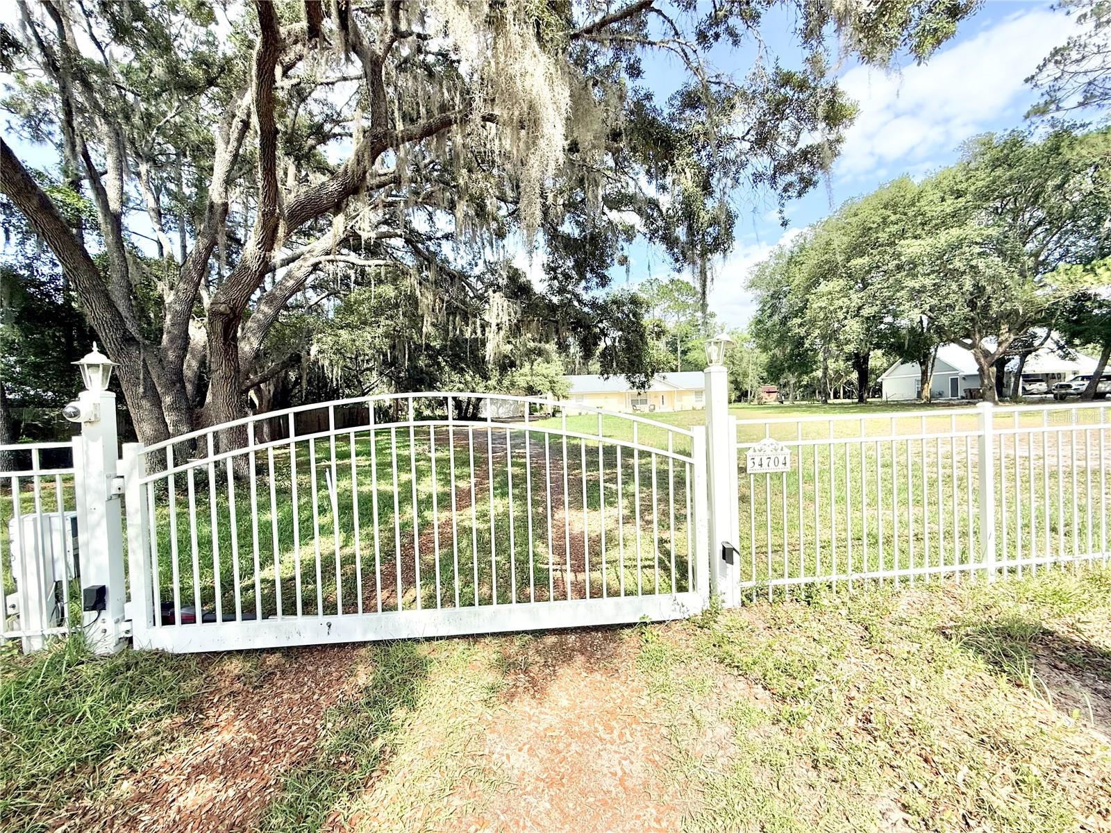 SILVER LAKE ESTATES - Residential