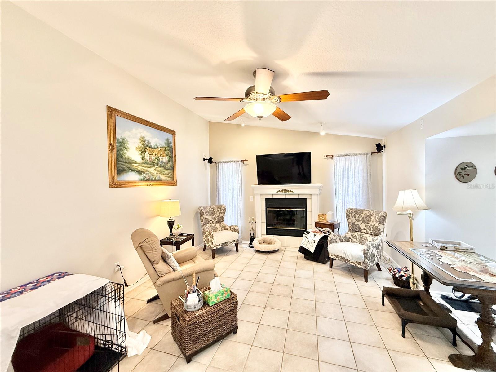 SILVER LAKE ESTATES - Residential