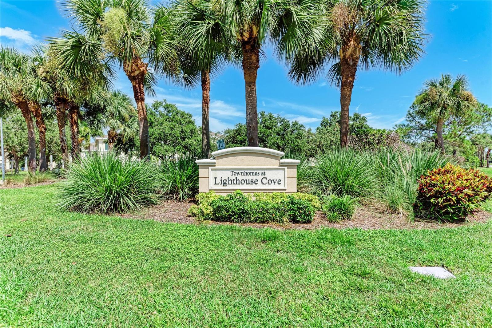THE TWNHMS AT LIGHTHOUSE COVE IV - Residential