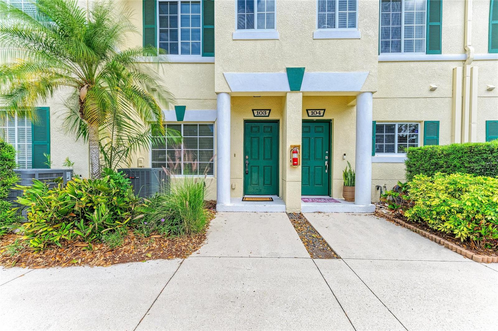 THE TWNHMS AT LIGHTHOUSE COVE IV - Residential