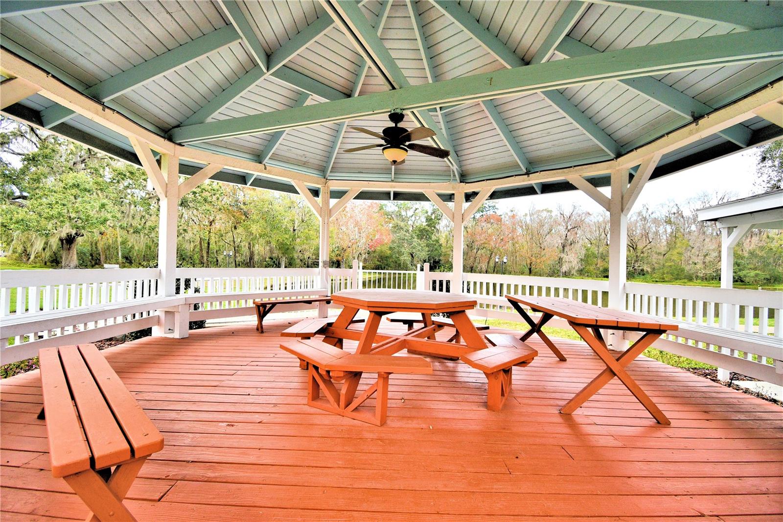 COLONNADES PH 01 - Residential