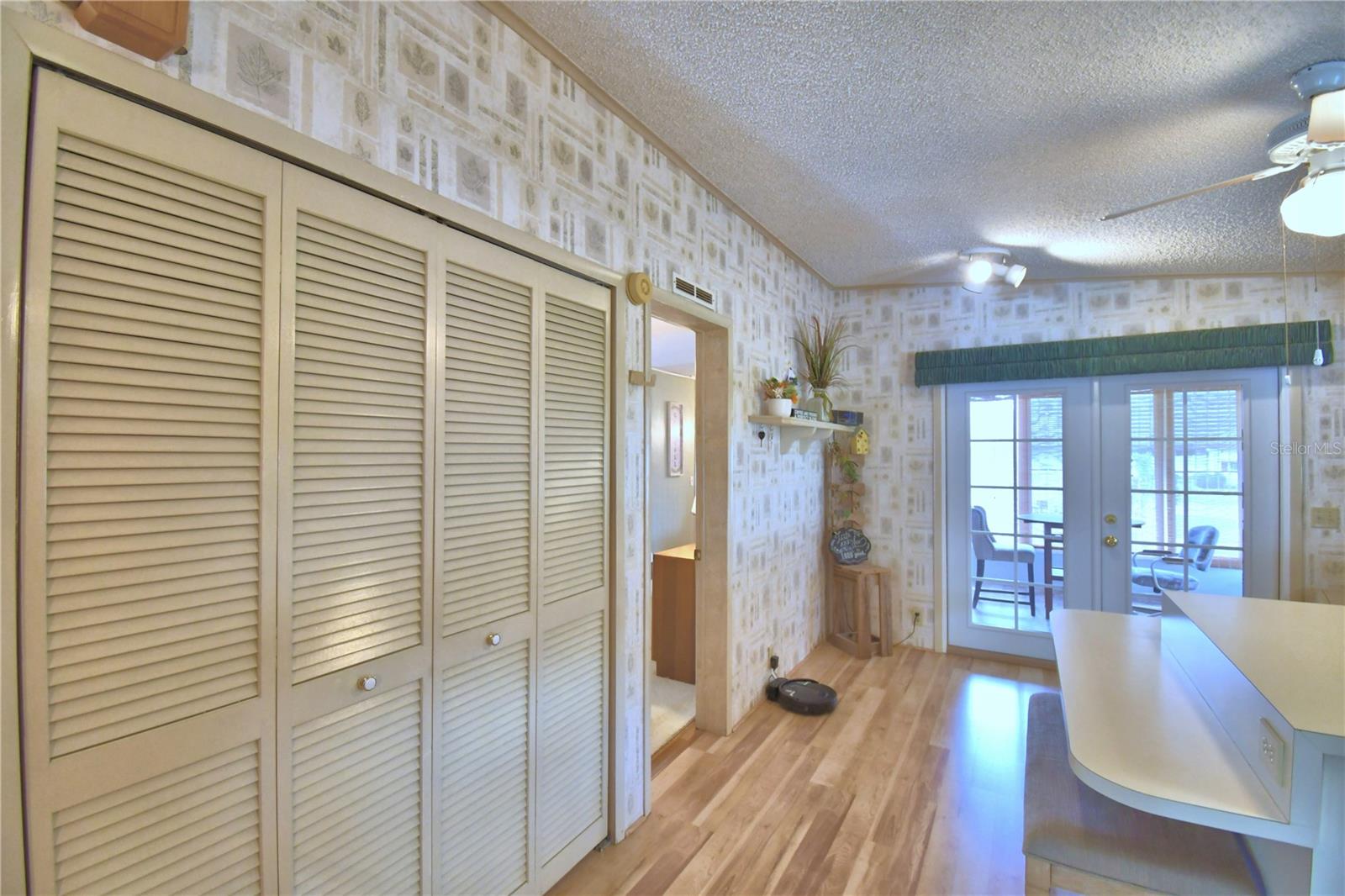 COLONNADES PH 01 - Residential