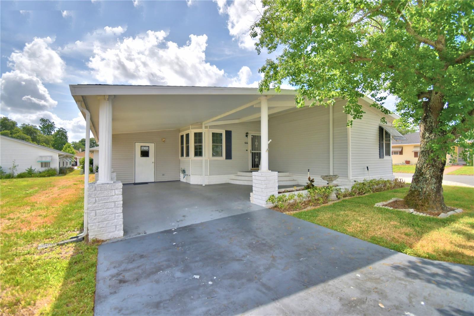 COLONNADES PH 01 - Residential