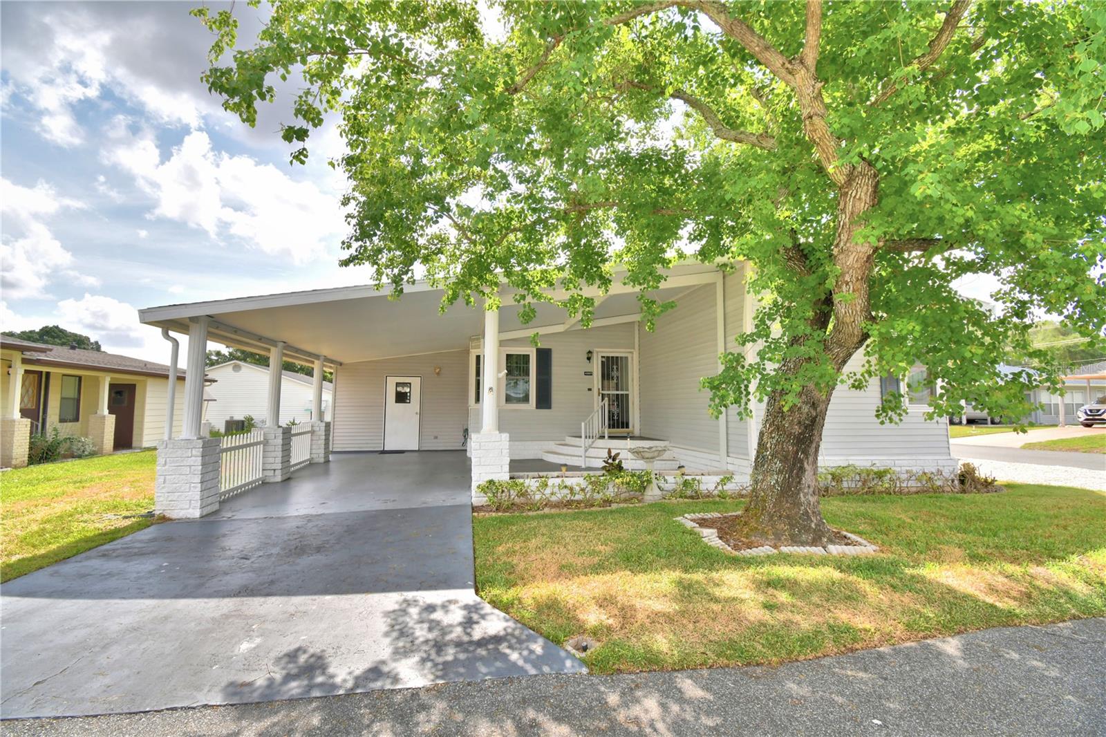 COLONNADES PH 01 - Residential