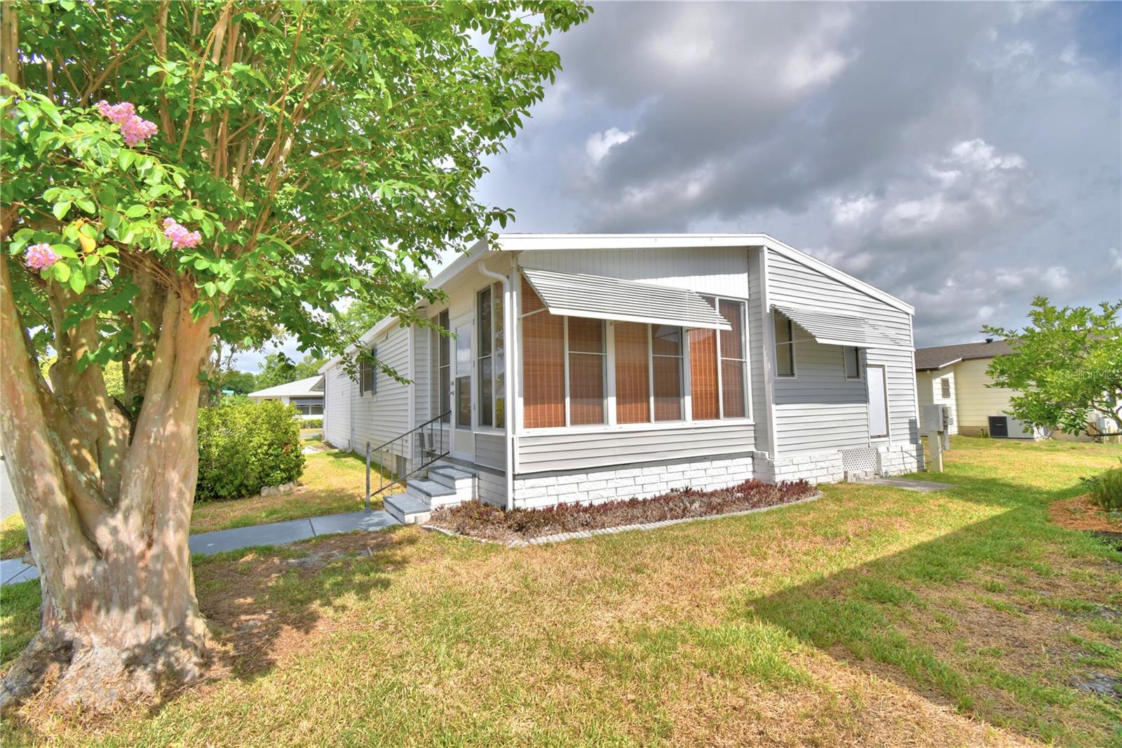 COLONNADES PH 01 - Residential