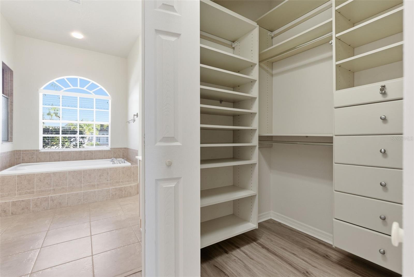 LA PALOMA VILLAGE UNIT 2 PH - Residential
