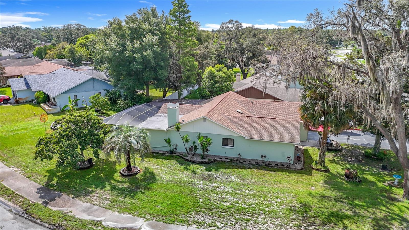 SHADOW LAKES - Residential