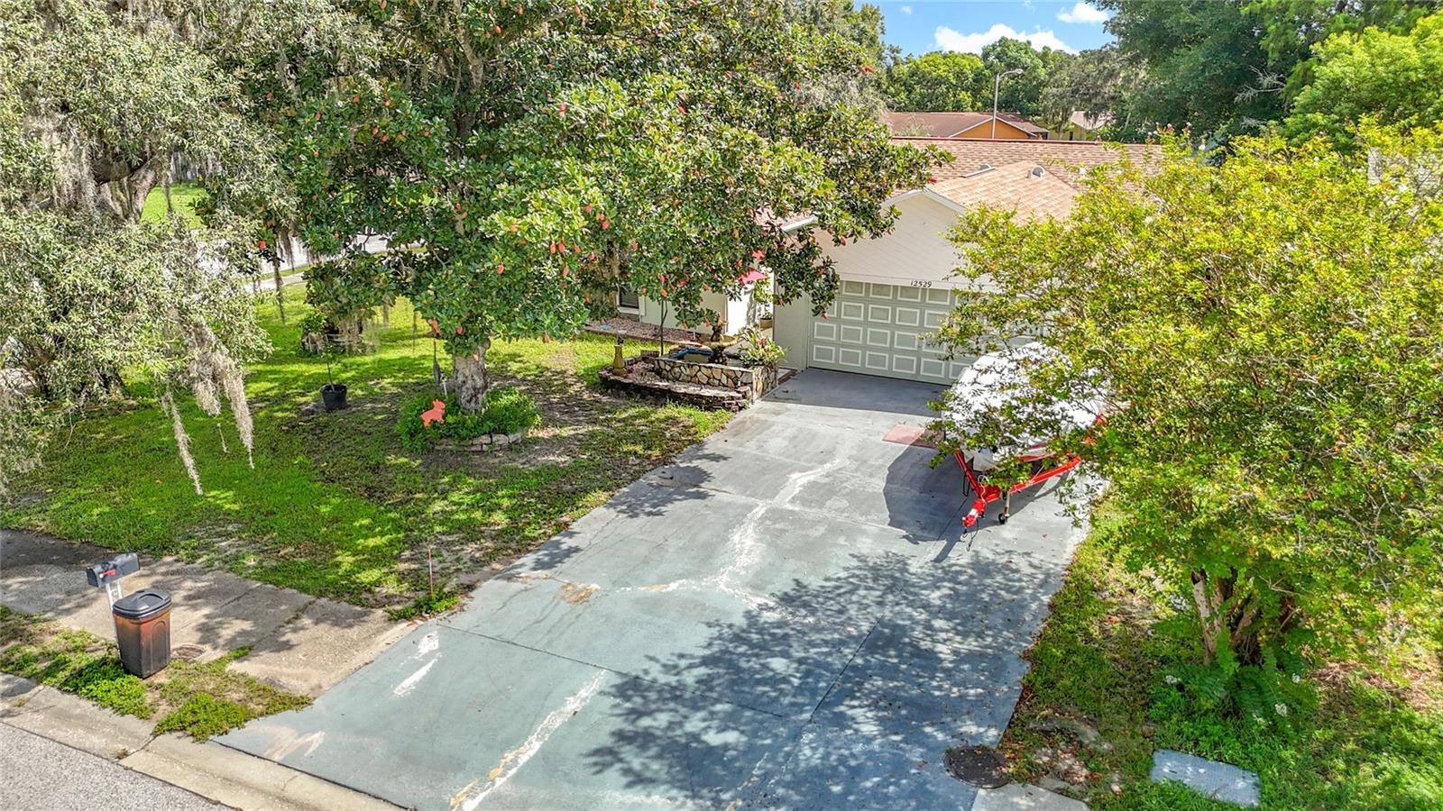 SHADOW LAKES - Residential
