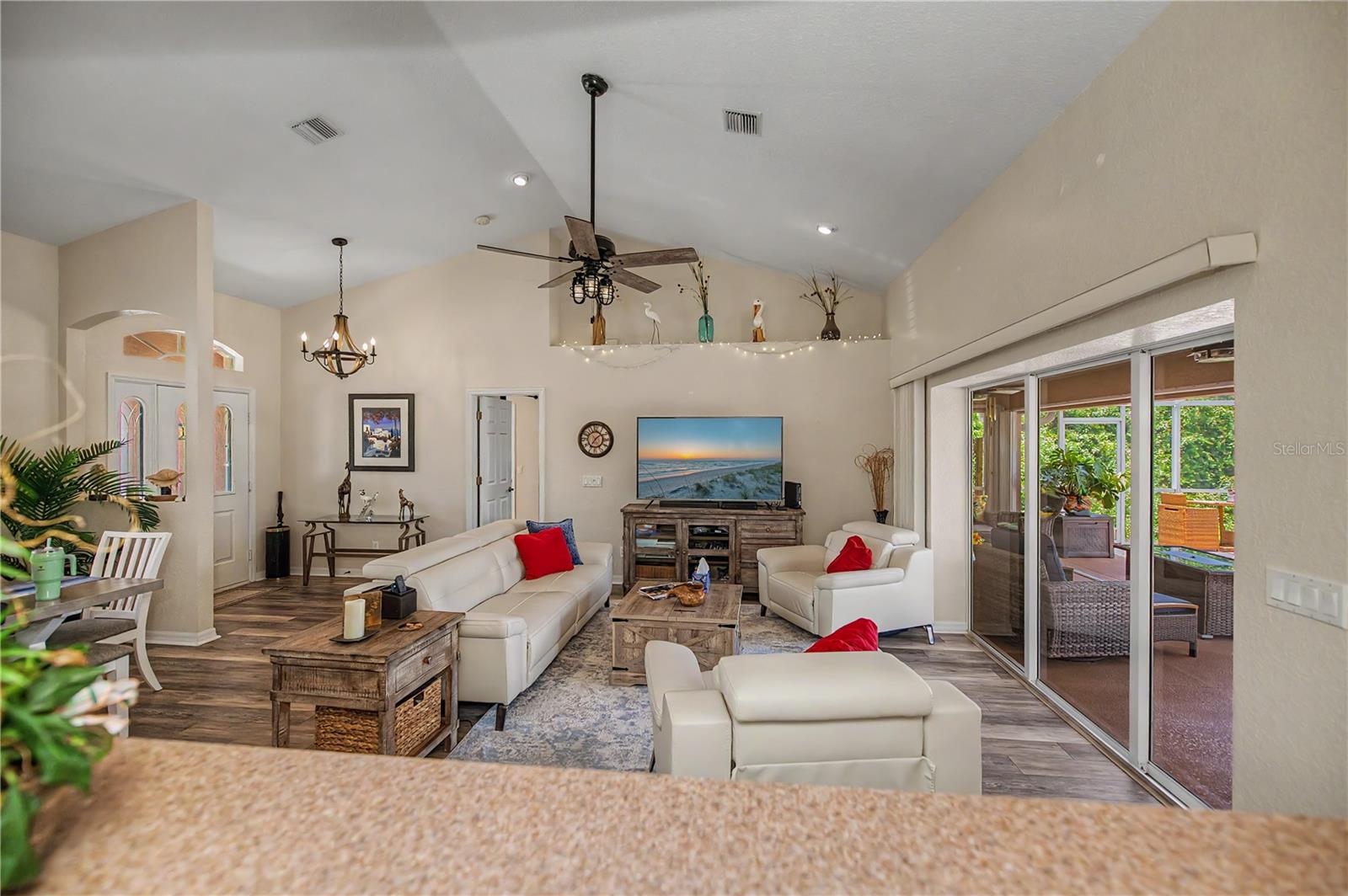 ROTONDA LAKES - Residential