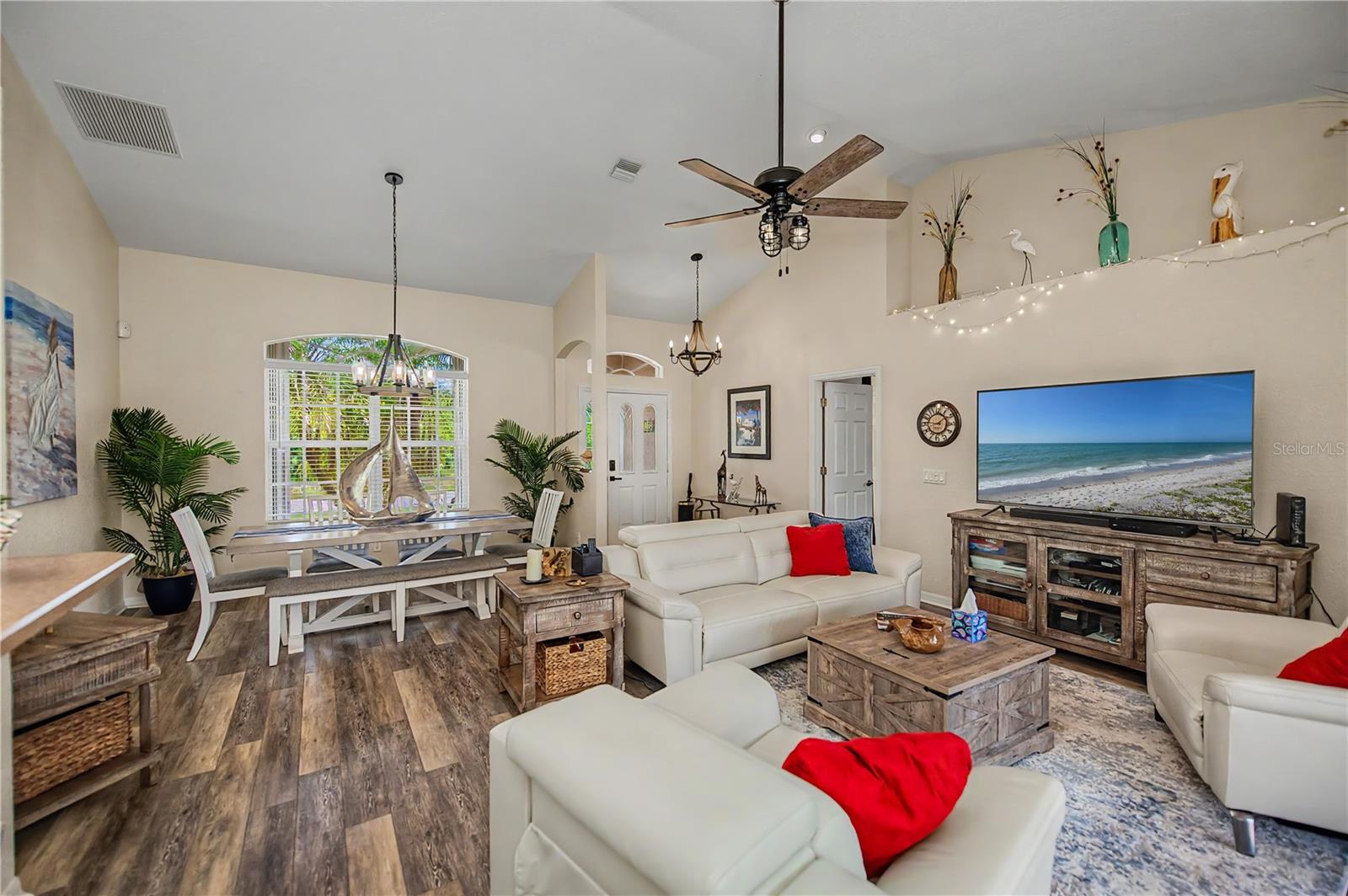 ROTONDA LAKES - Residential
