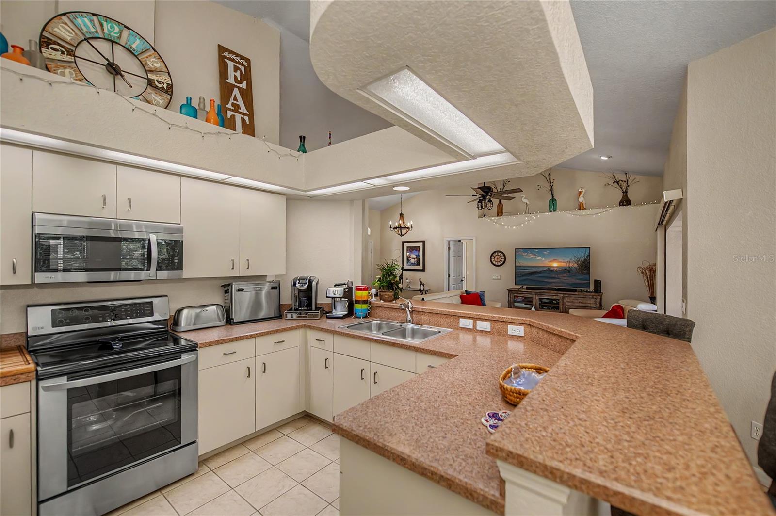 ROTONDA LAKES - Residential