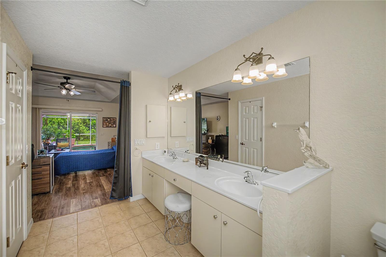 ROTONDA LAKES - Residential