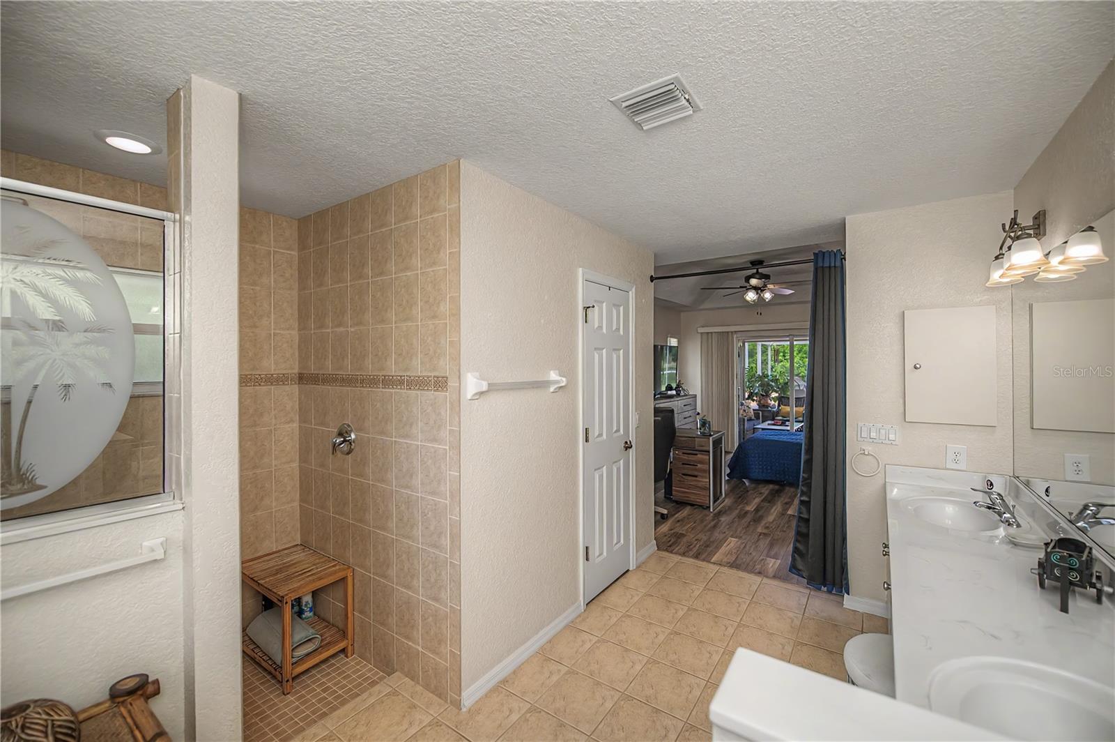 ROTONDA LAKES - Residential