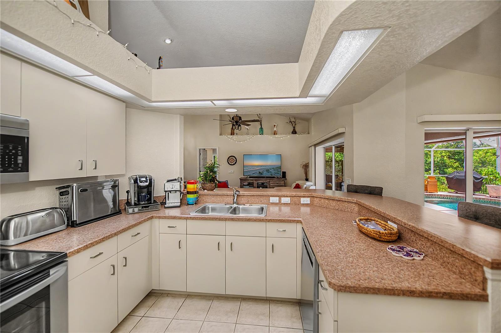 ROTONDA LAKES - Residential