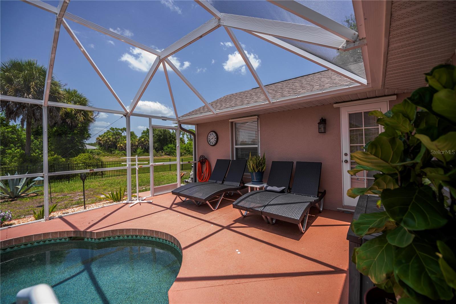 ROTONDA LAKES - Residential
