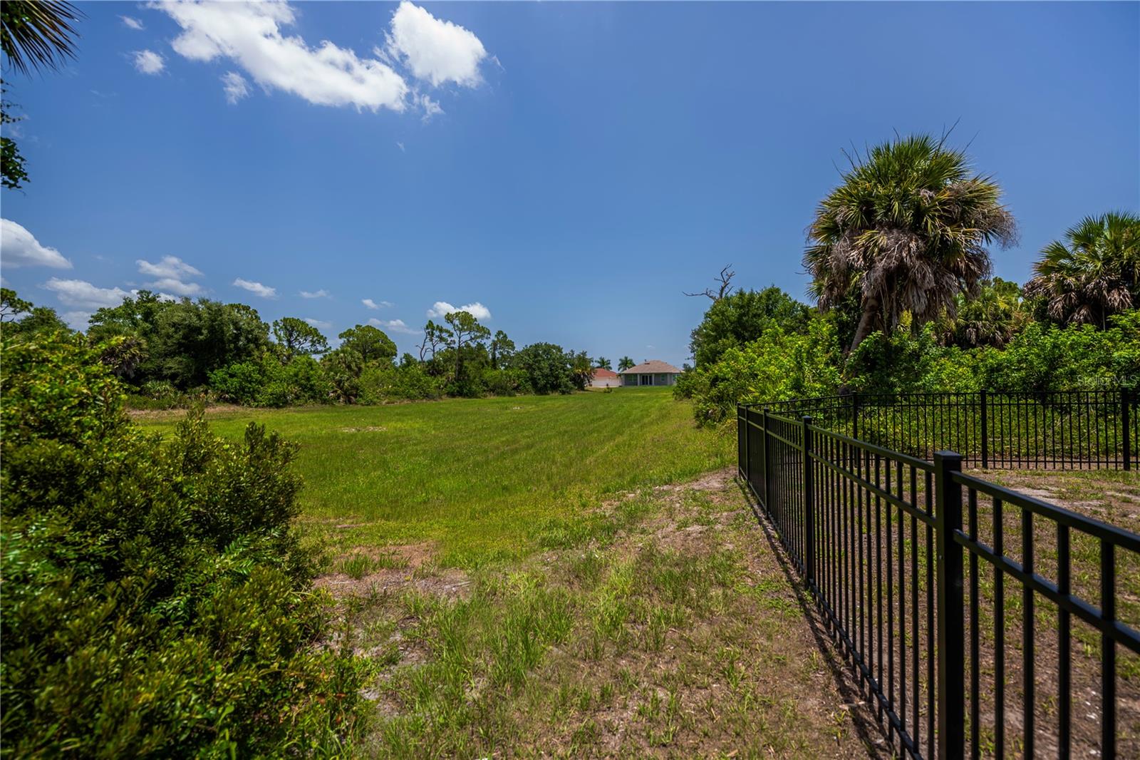 ROTONDA LAKES - Residential