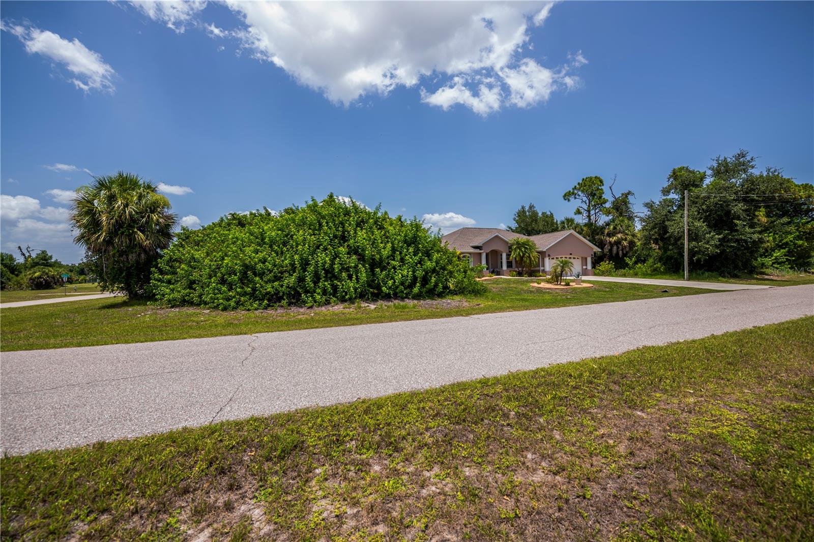 ROTONDA LAKES - Residential