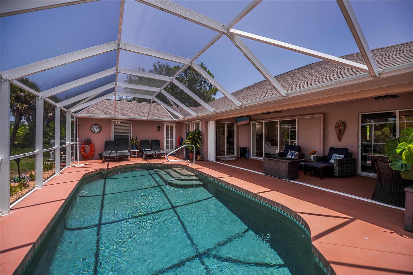 ROTONDA LAKES - Residential