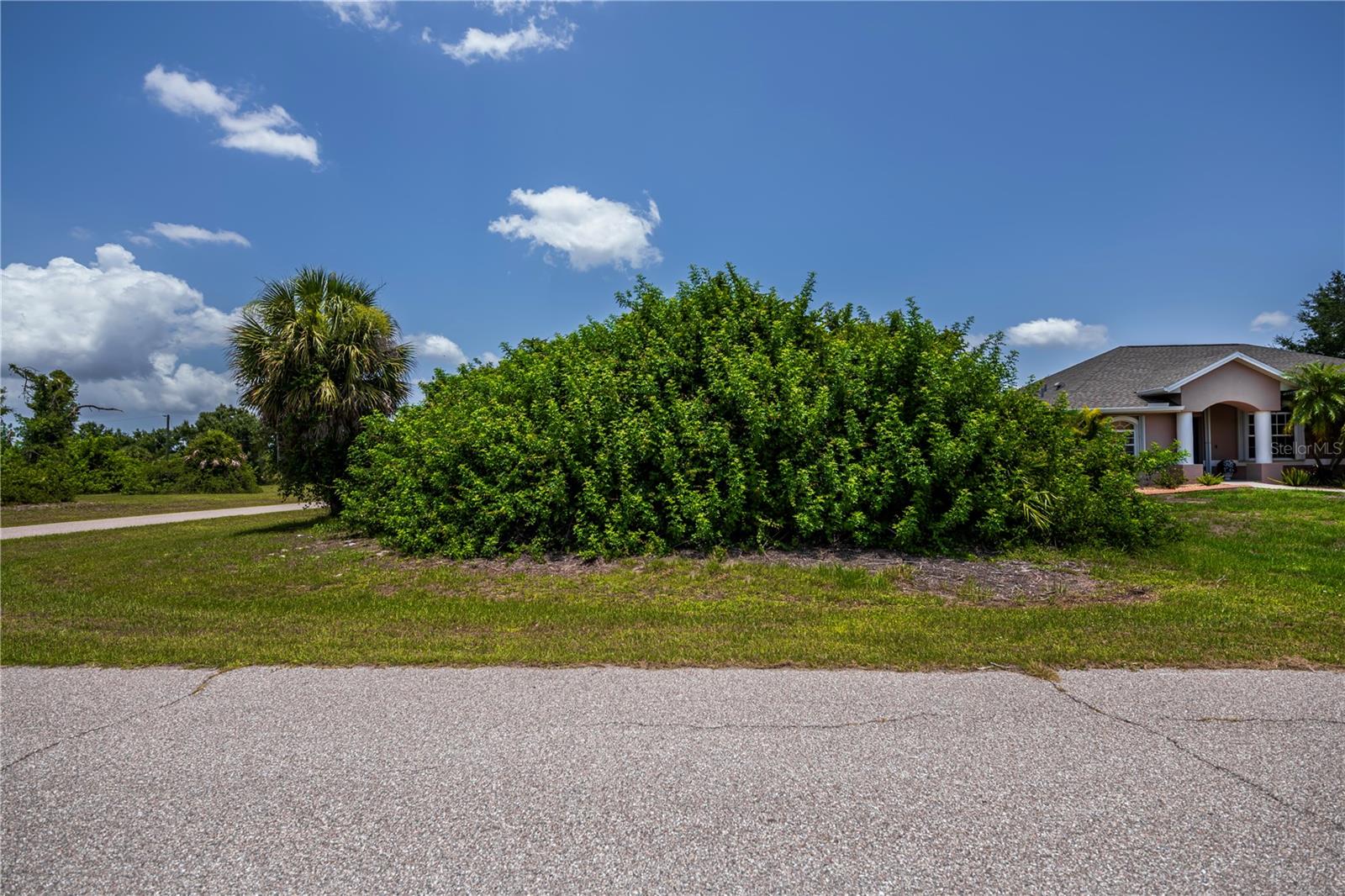ROTONDA LAKES - Residential