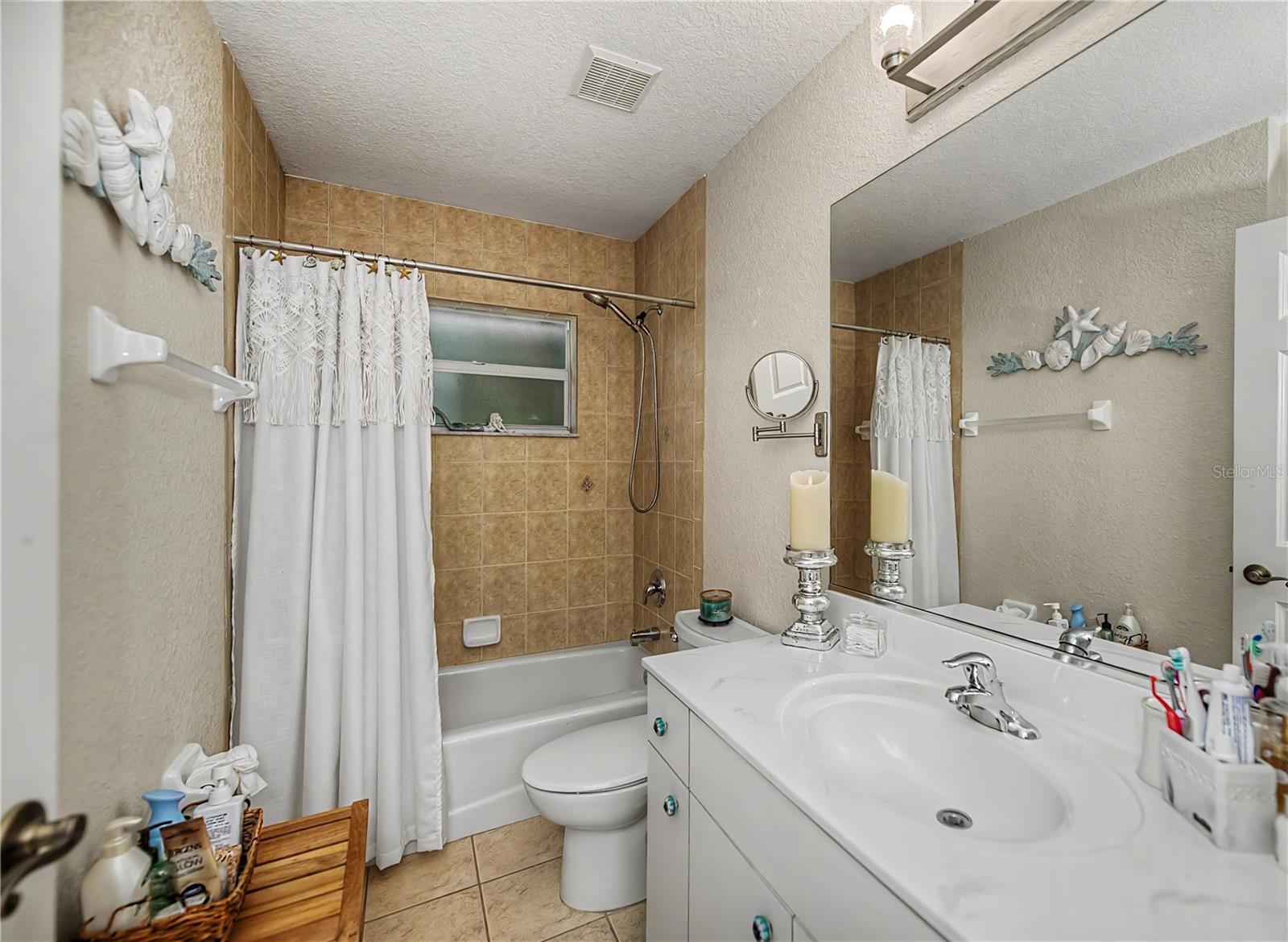 ROTONDA LAKES - Residential