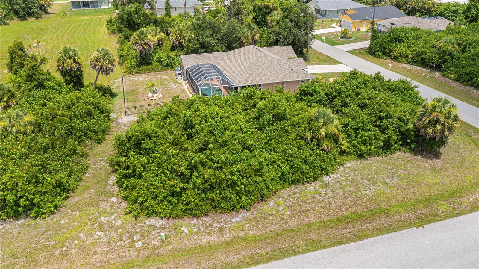 ROTONDA LAKES - Residential