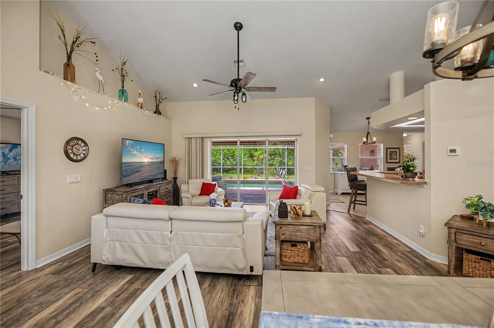 ROTONDA LAKES - Residential