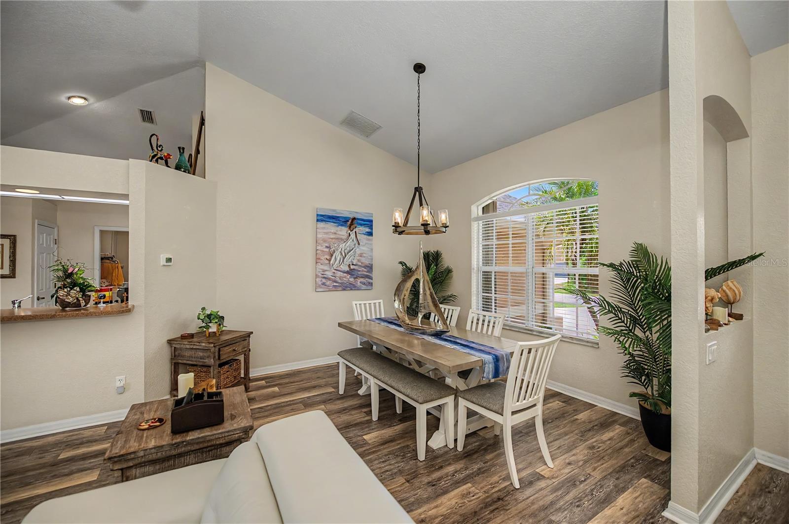 ROTONDA LAKES - Residential