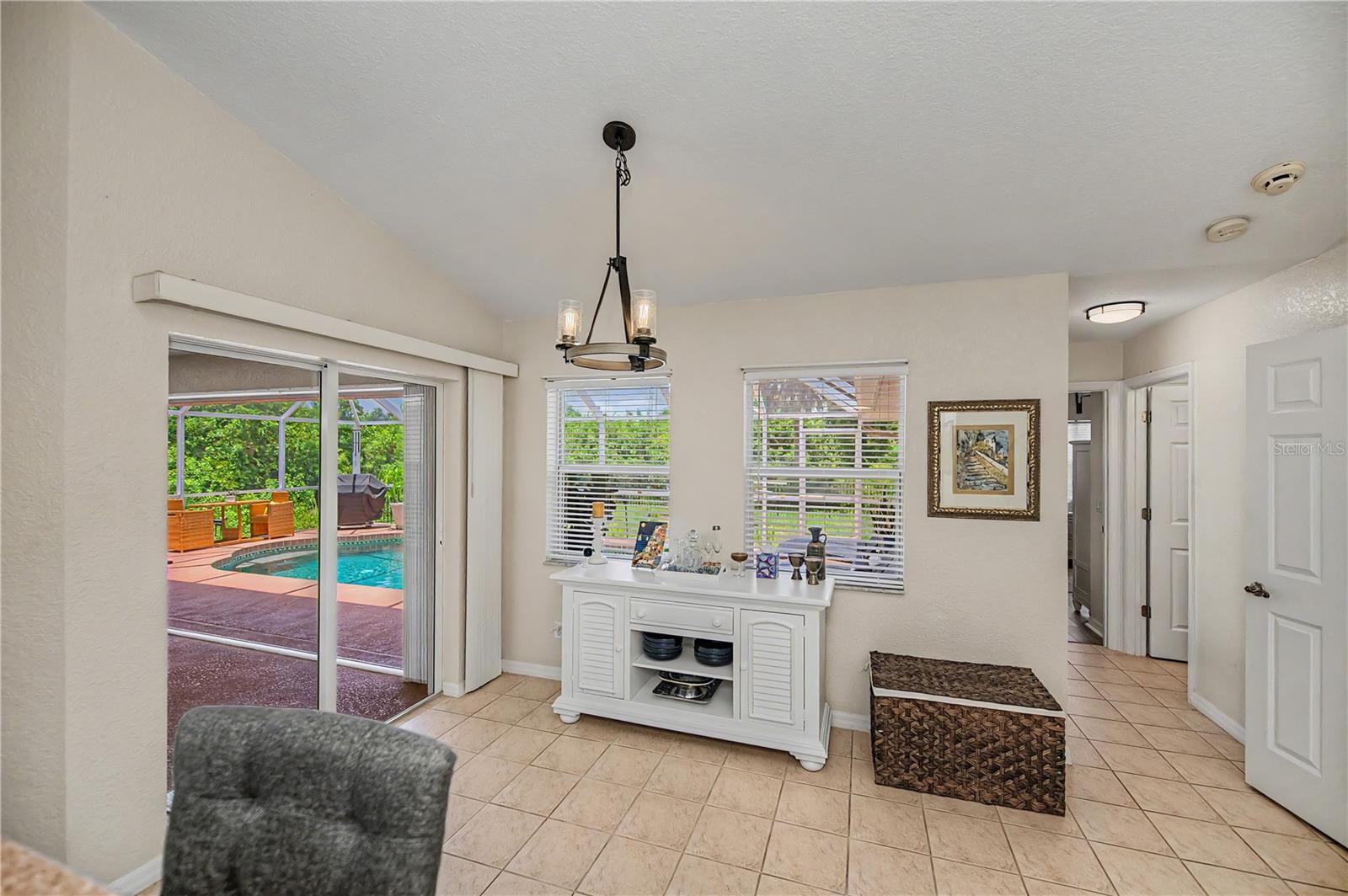 ROTONDA LAKES - Residential