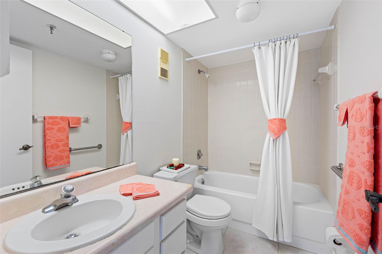 VISTA BAY CONDO I PH I - Residential