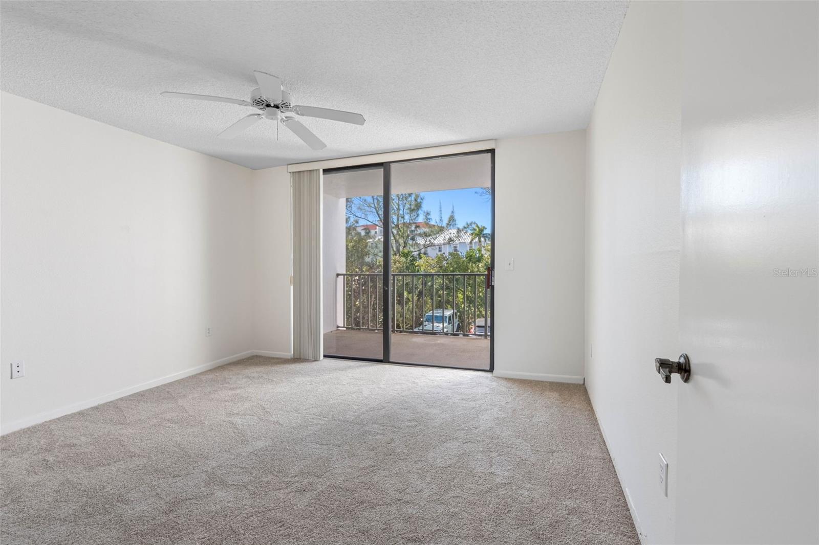VISTA BAY CONDO I PH I - Residential