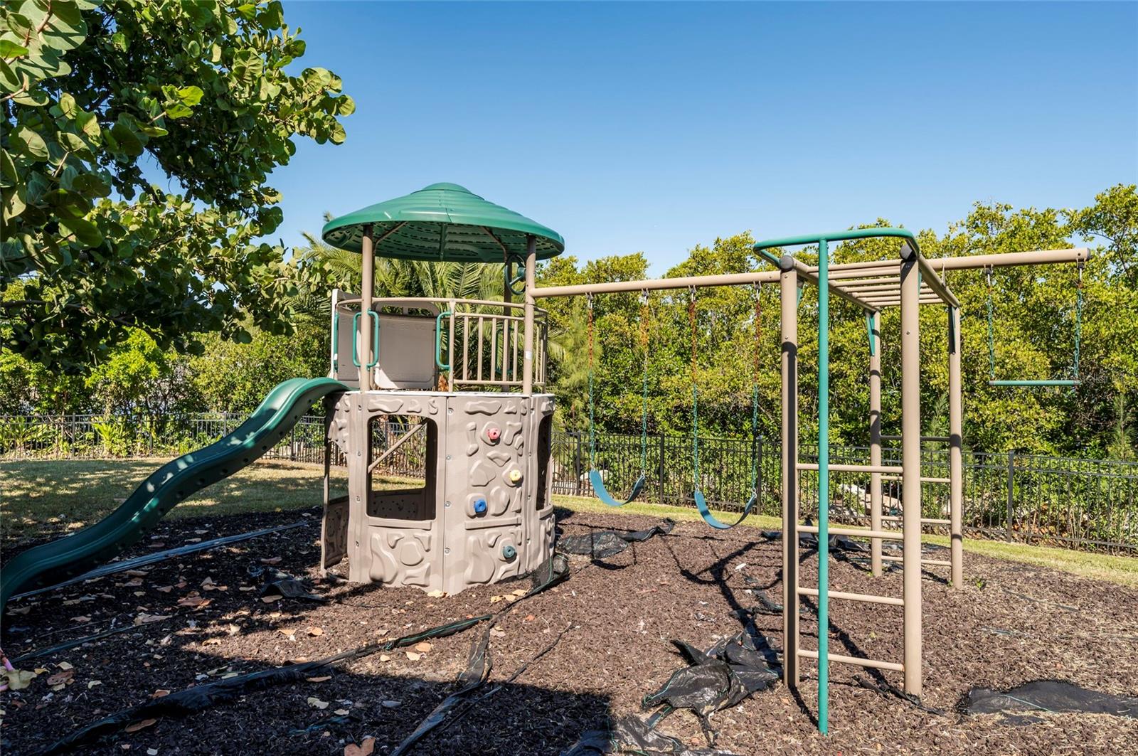 CARLTON ESTATES - Residential