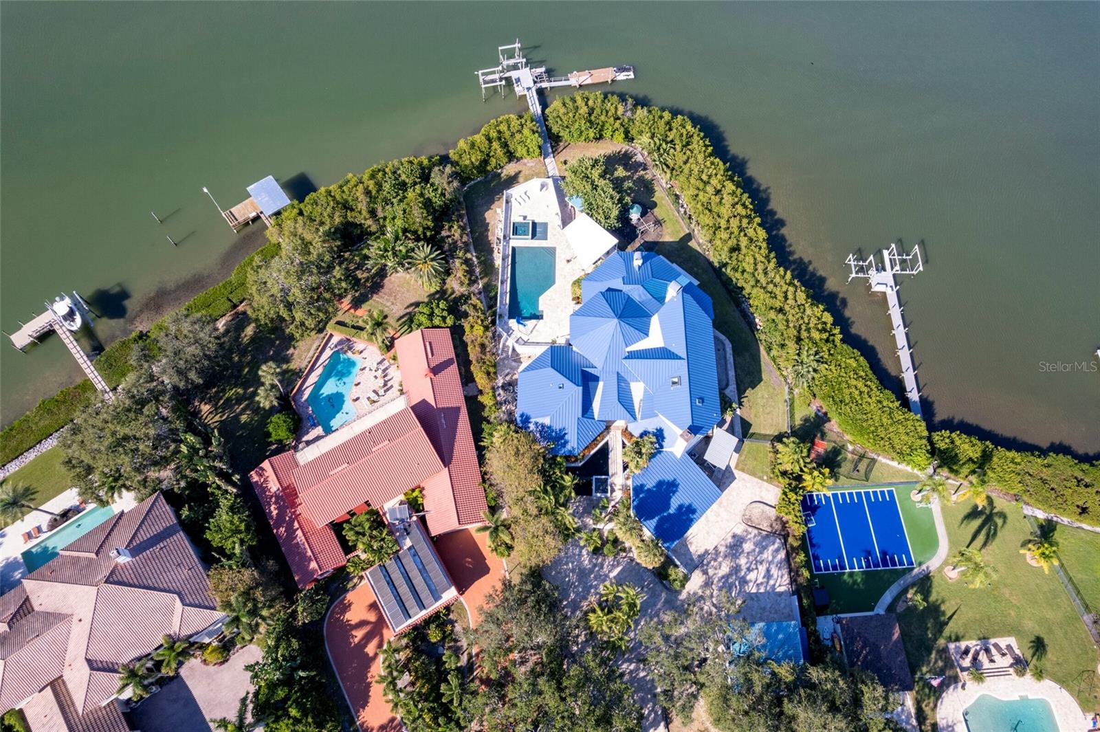 CARLTON ESTATES - Residential