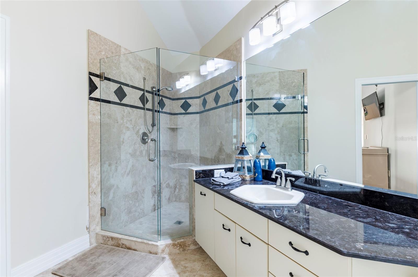 CARLTON ESTATES - Residential