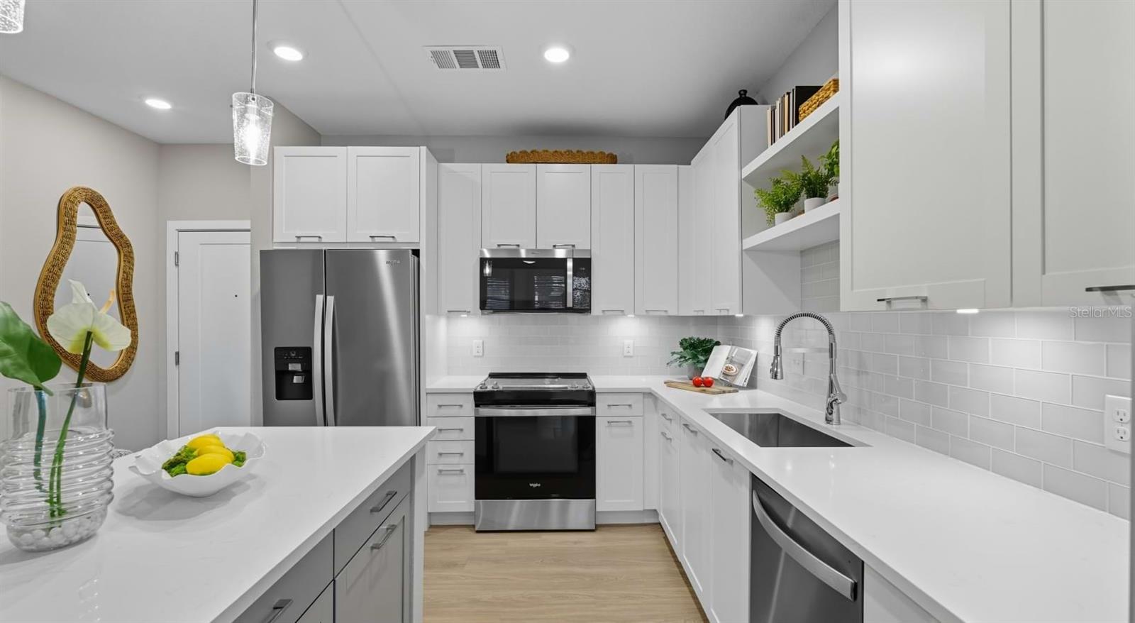 BAINBRIDGE WESLEY CHAPEL - Residential Lease