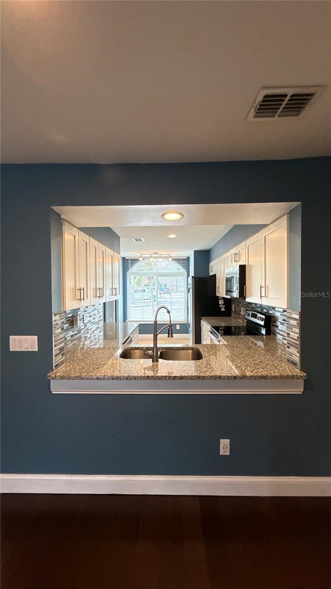 SUN RIDGE 8 TWNHMS OF A CONDO - Residential Lease