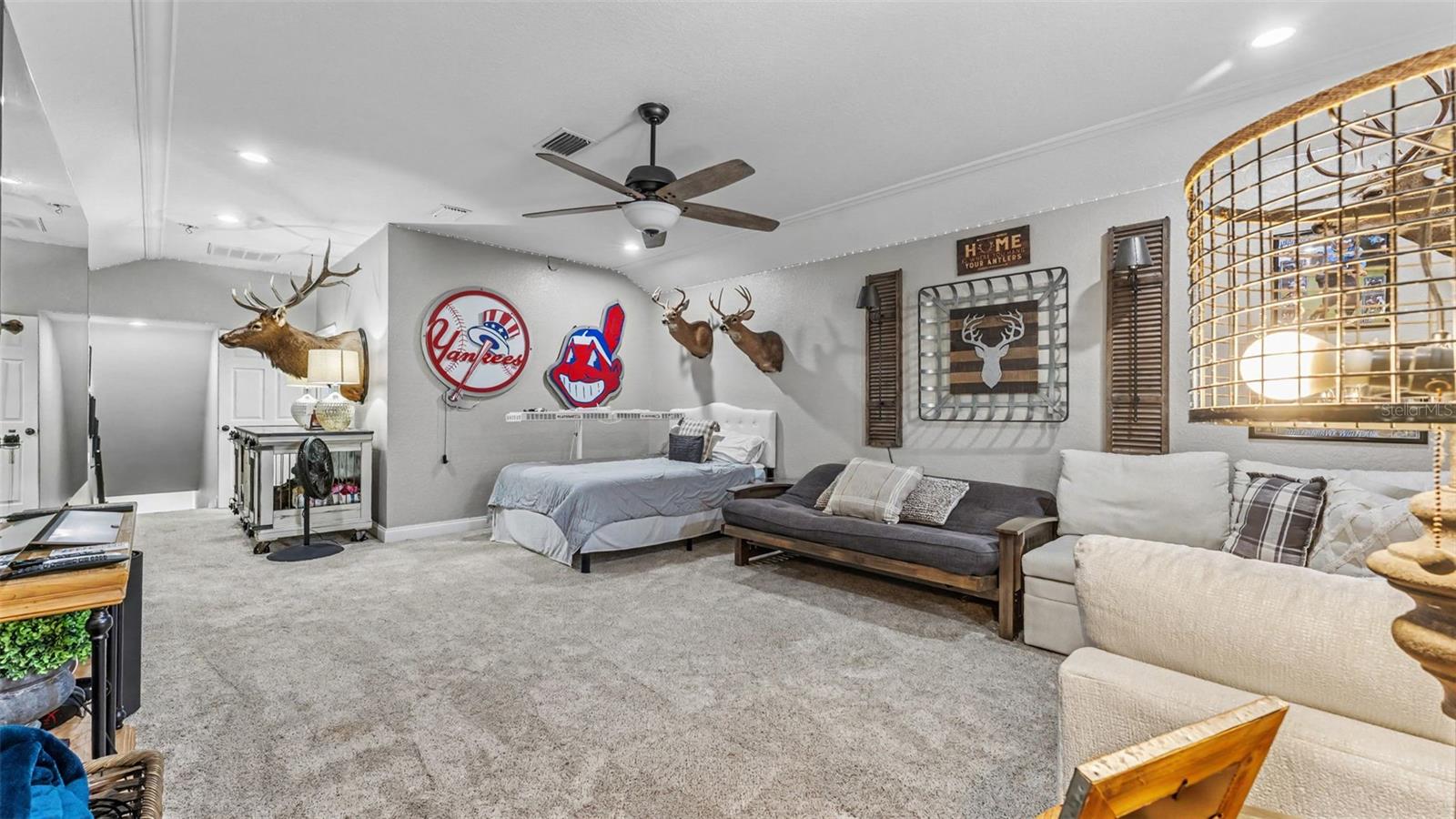 ASHTON OAKS - Residential