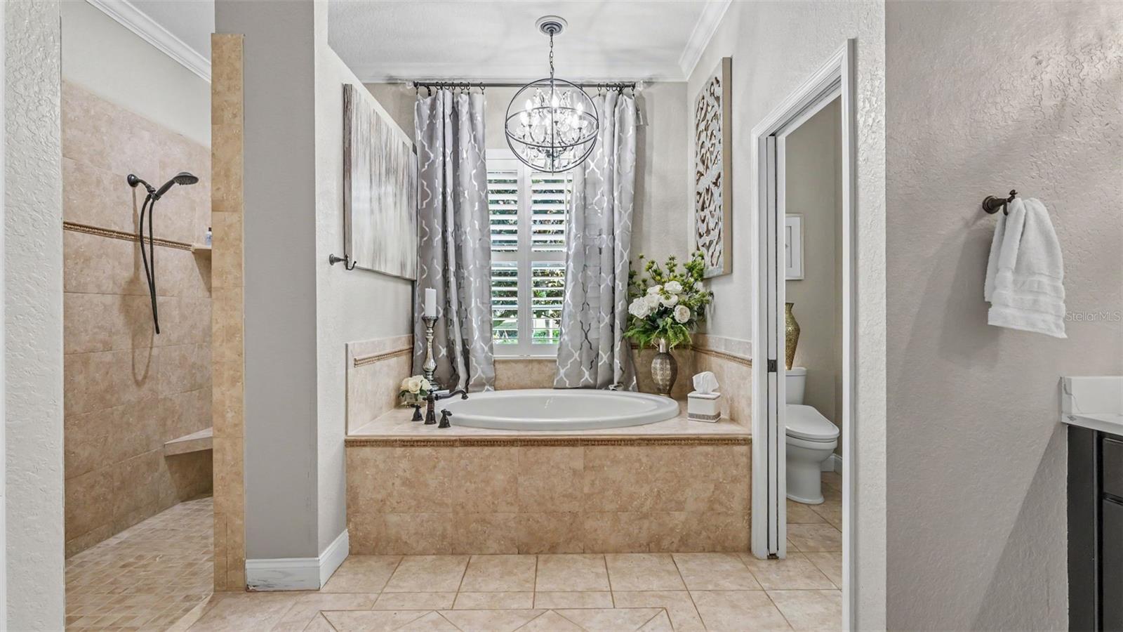 ASHTON OAKS - Residential