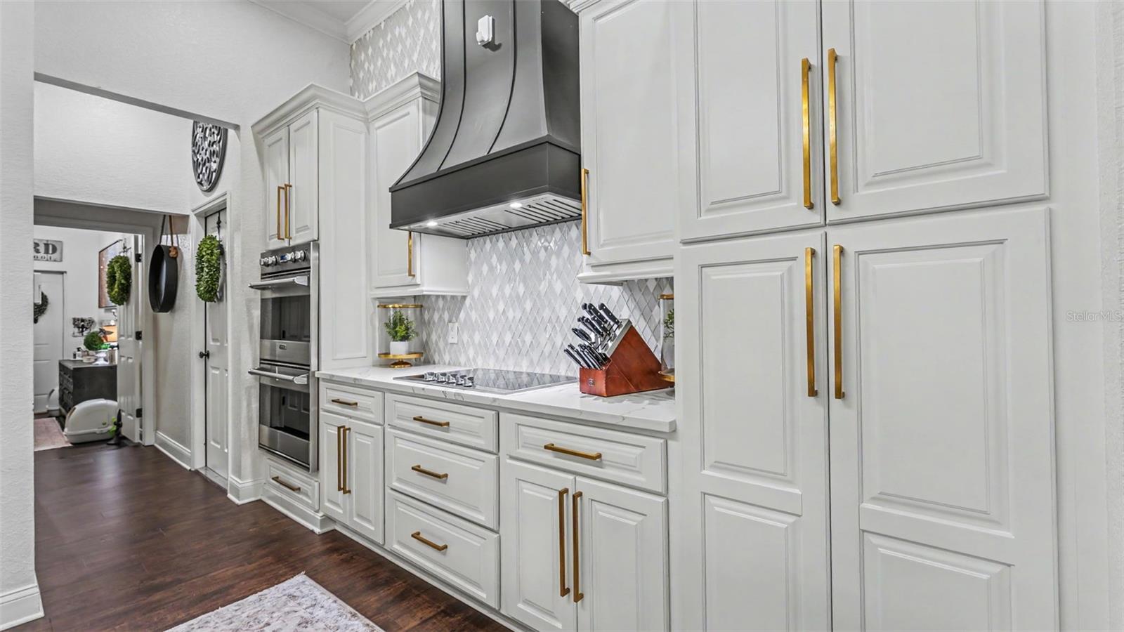 ASHTON OAKS - Residential