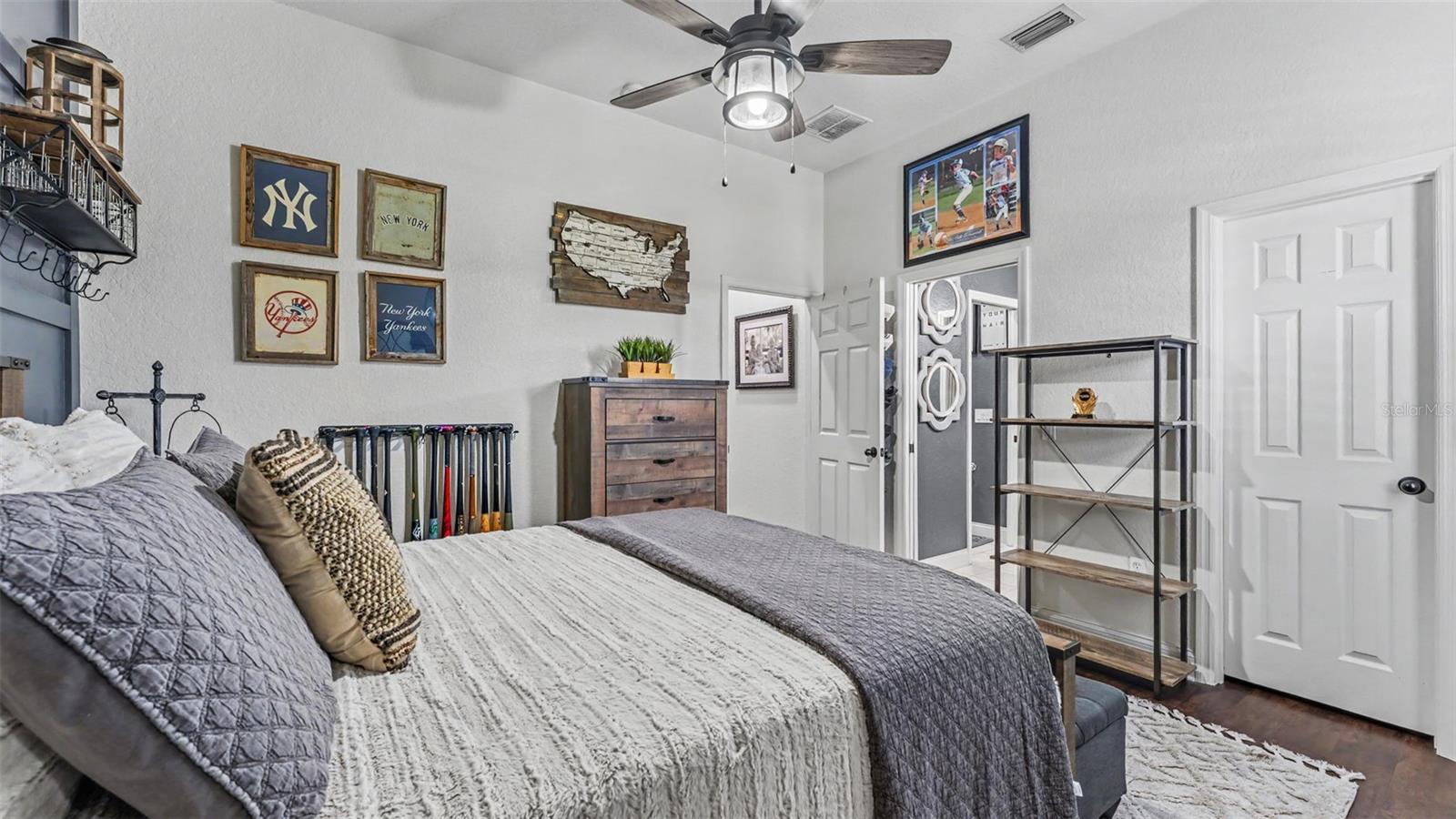 ASHTON OAKS - Residential