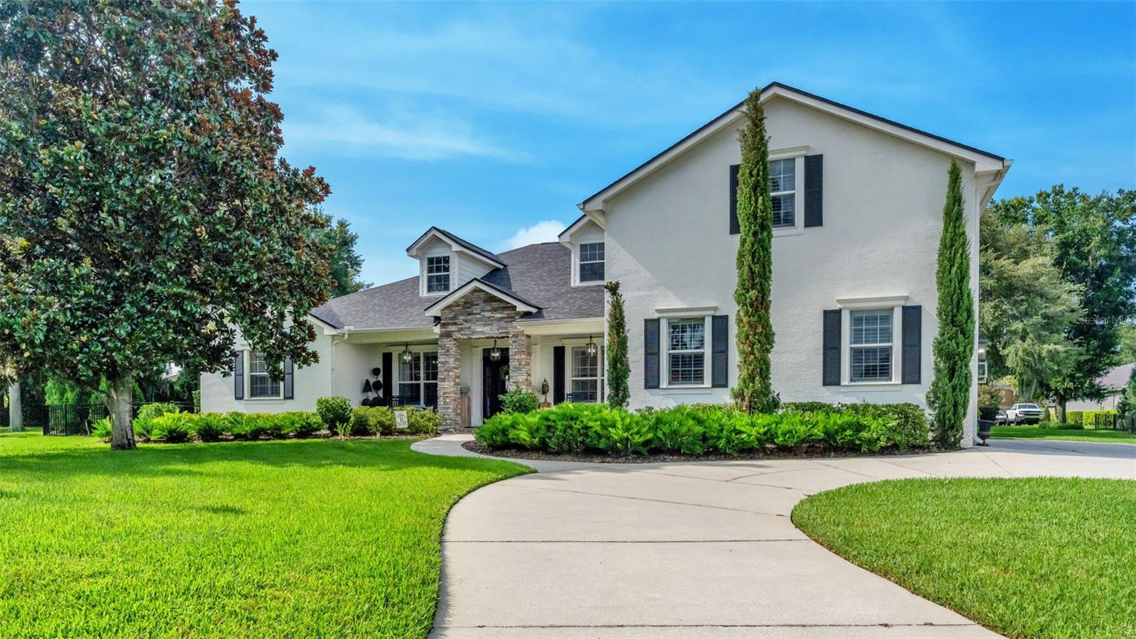 ASHTON OAKS - Residential