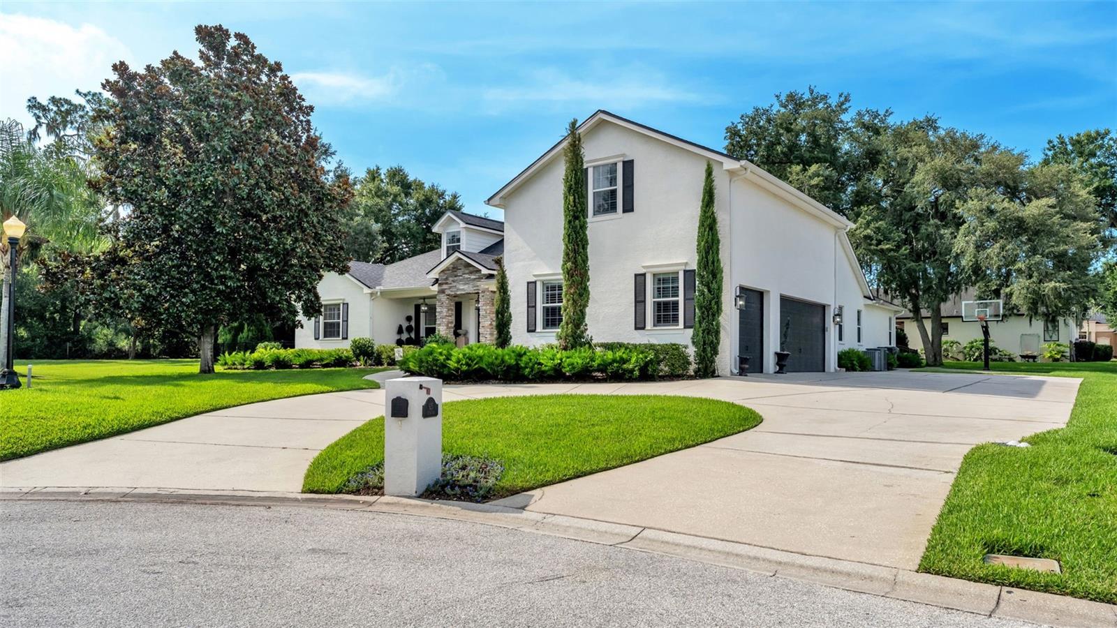 ASHTON OAKS - Residential