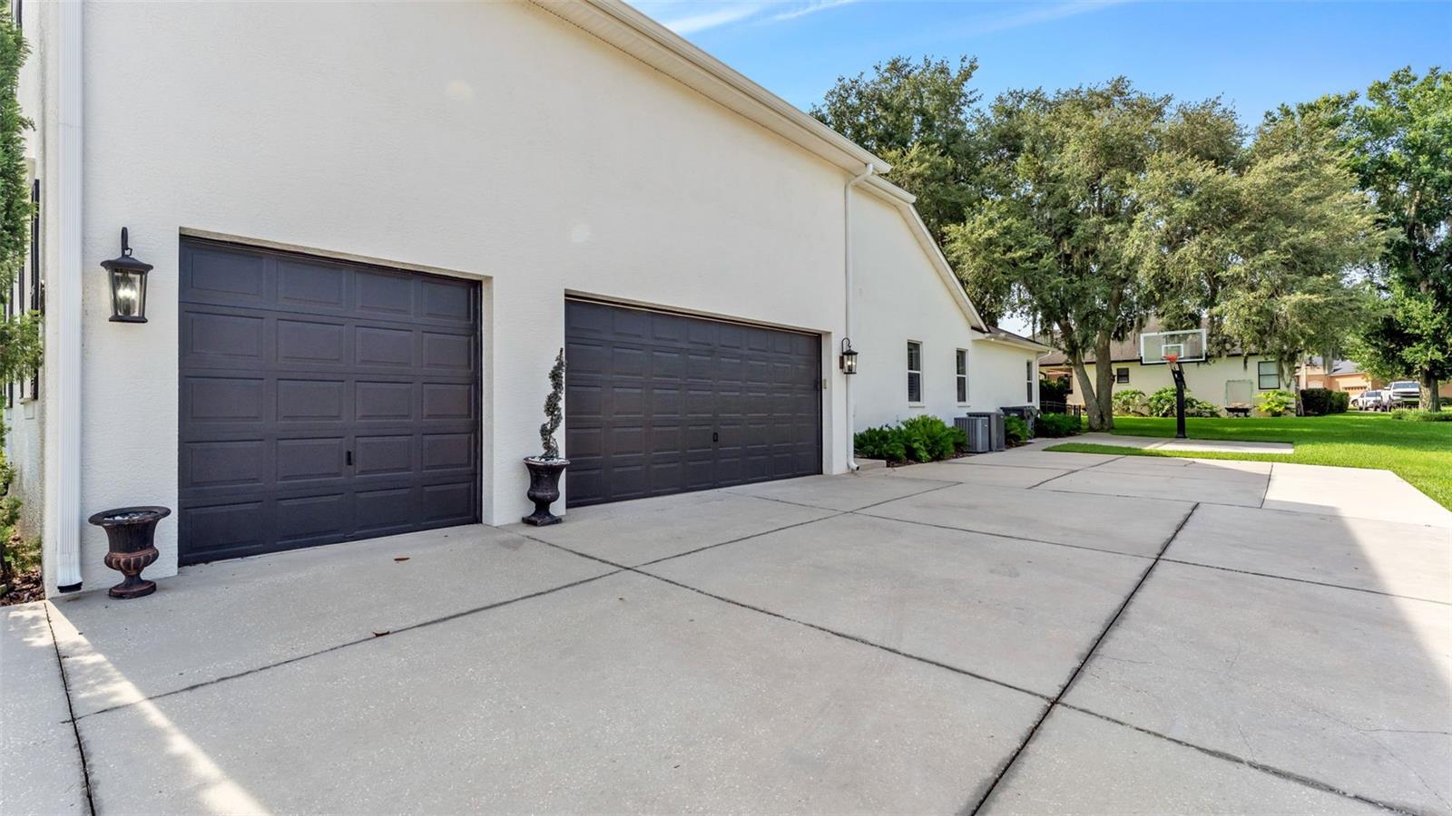 ASHTON OAKS - Residential