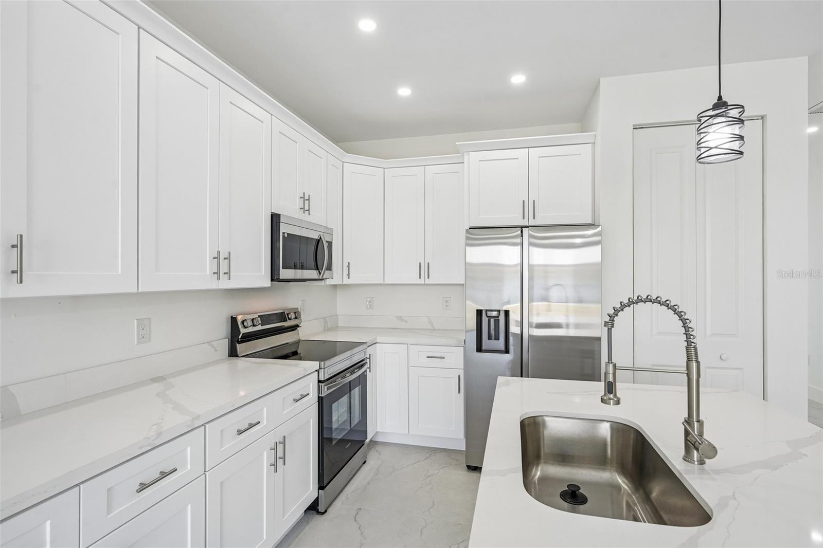LEHIGH ESTATES - Residential Income